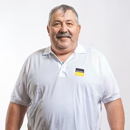 Portraitaufnahme von Roland Hofer, im Team – Leiter Lager / Logistik bei der Norma Reiden AG.